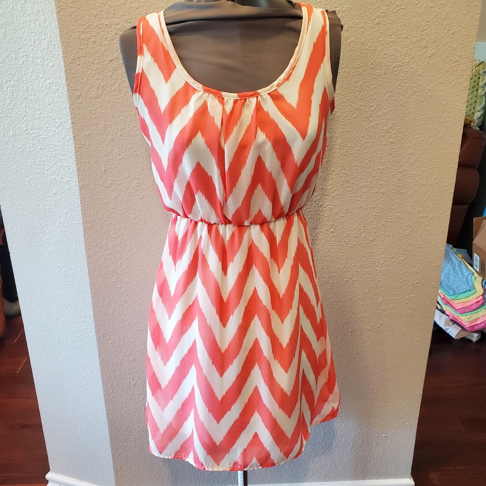 Women's cinched chevron dress